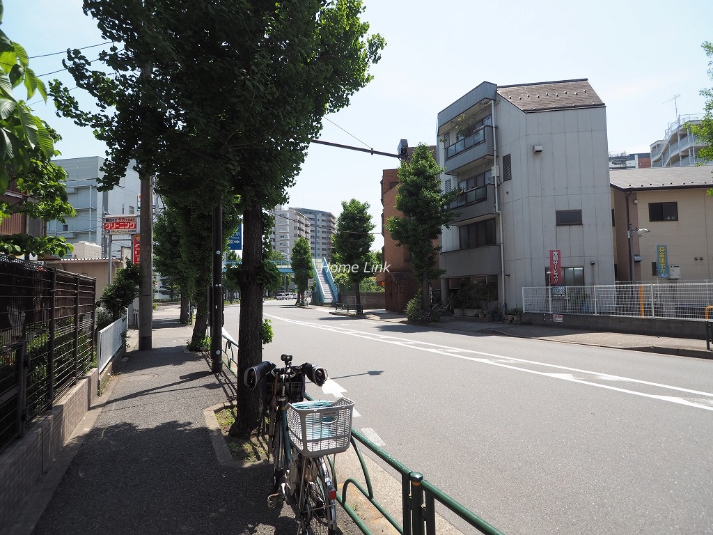 ライオンズステーションプラザ西台　前面道路